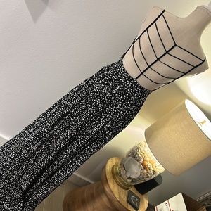 NWT Silence +Noise Open Back Black/White Maxi Dress - Size X-small